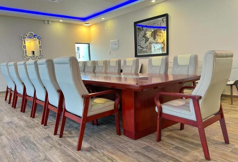 Bed and Breakfast Aerodrome Lodge And Conference Centre