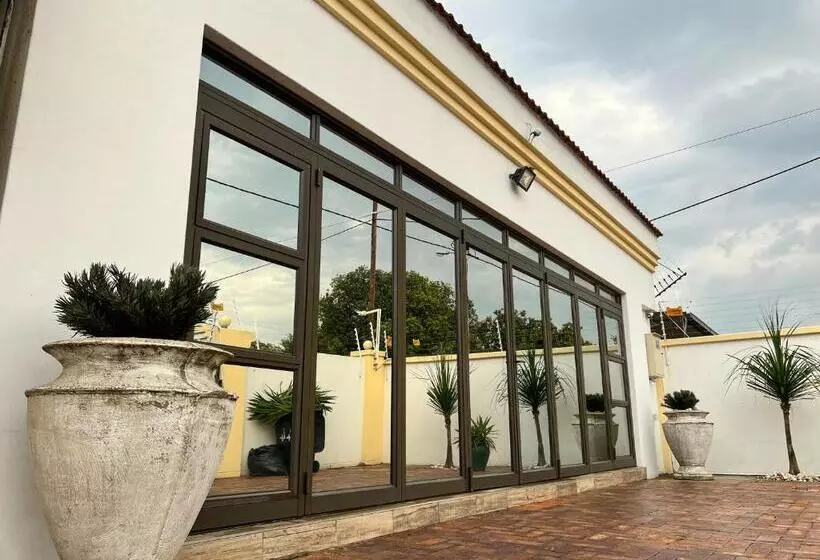 Aamiaismajoitus (B&B) Aerodrome Lodge And Conference Centre