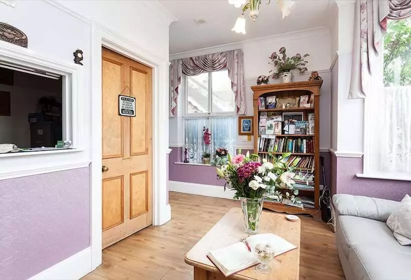 ベッドアンドブレックファースト Gable End Guest House