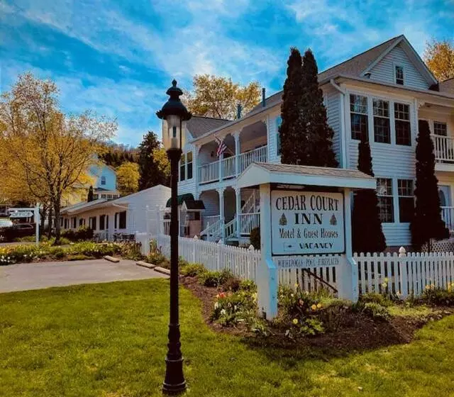 ホテル Cedar Court Inn