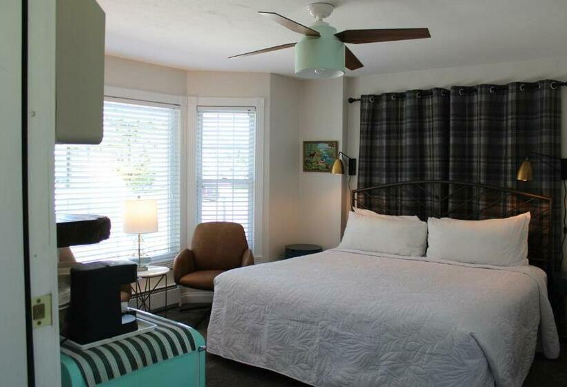 فندق Cedar Court Inn