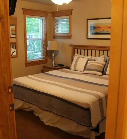 ホテル Cedar Court Inn