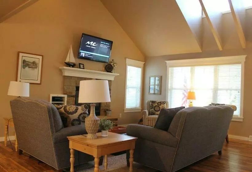 ホテル Cedar Court Inn