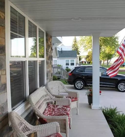 ホテル Cedar Court Inn