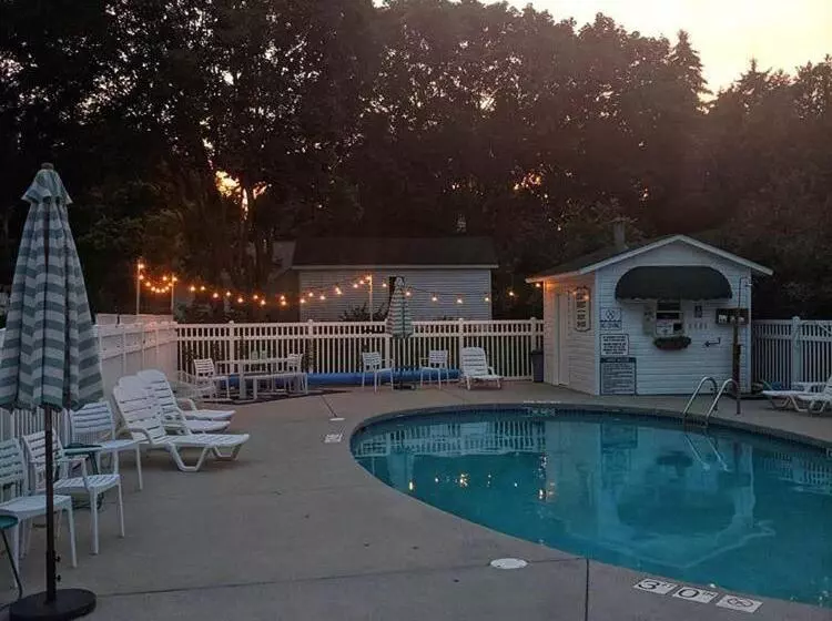 ホテル Cedar Court Inn