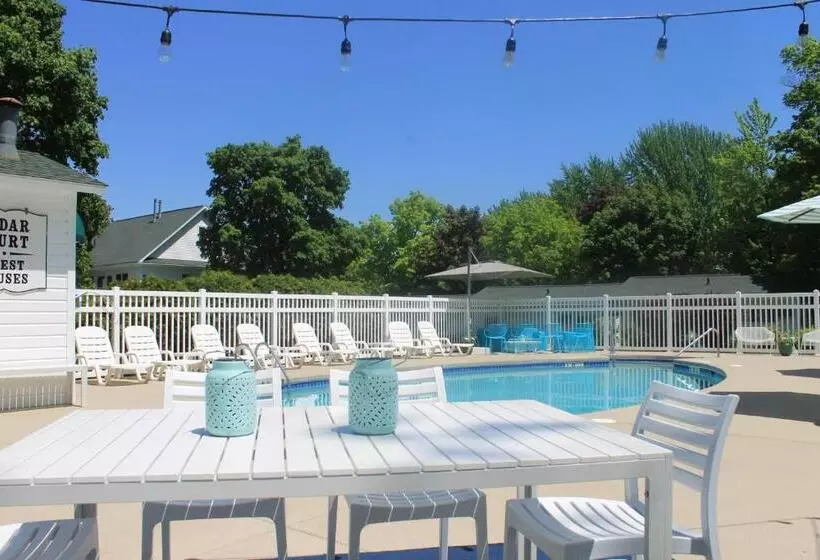 ホテル Cedar Court Inn