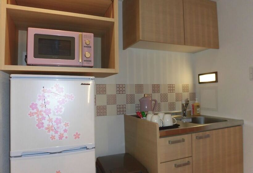 Отель Sanrriott Kitahama