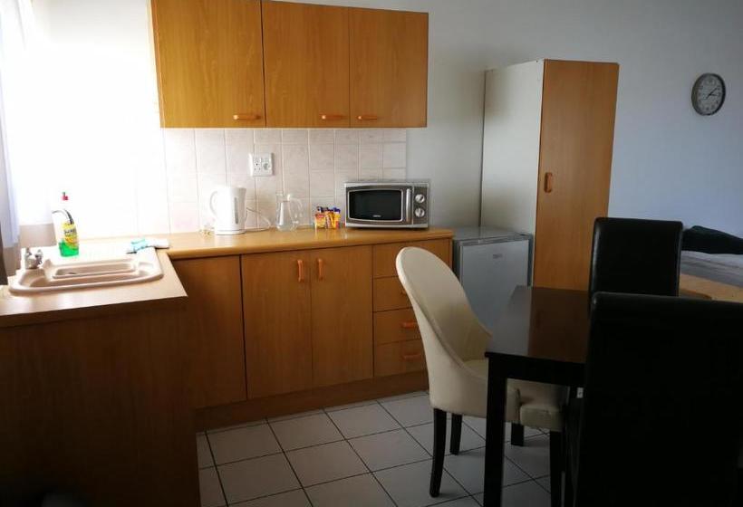 پانسیون All African Colours Guesthouse Swakopmund