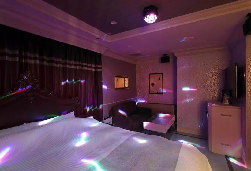 ホテルバースデー岐阜西店 Hotel Birthday Gifuwest