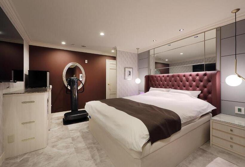 ホテルバースデー岐阜西店 Hotel Birthday Gifuwest