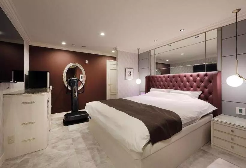 ホテルバースデー岐阜西店 Hotel Birthday Gifuwest