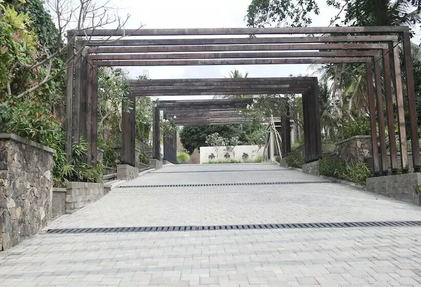 ホテル Louis Kienne Resort Senggigi