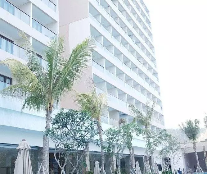 ホテル Louis Kienne Resort Senggigi