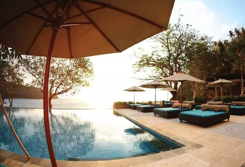 ホテル Louis Kienne Resort Senggigi