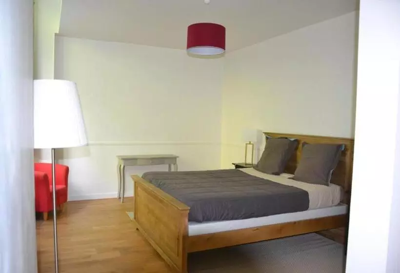 Aamiaismajoitus (B&B) Château De Saint Ouen Les Vignes