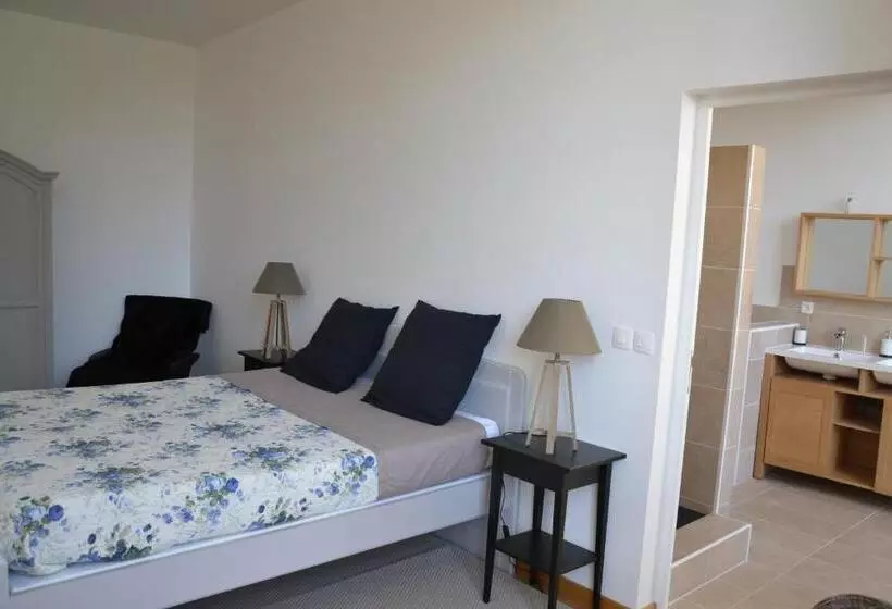 Aamiaismajoitus (B&B) Château De Saint Ouen Les Vignes