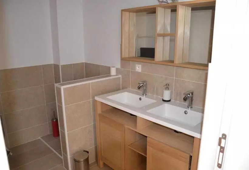 Aamiaismajoitus (B&B) Château De Saint Ouen Les Vignes