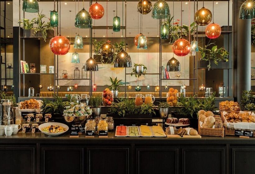 Motel One Köln Neumarkt