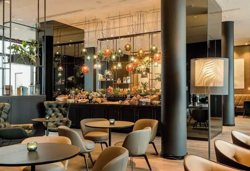 Motel One Köln Neumarkt