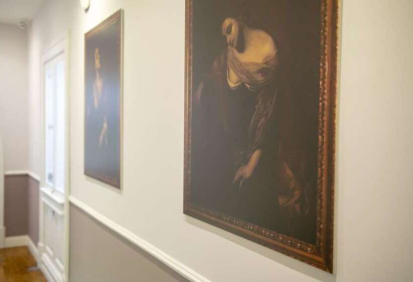 تختخواب و صبحانه Leone Camere D'autore