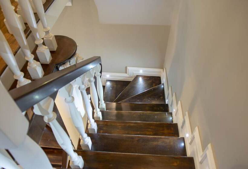 تختخواب و صبحانه Leone Camere D'autore