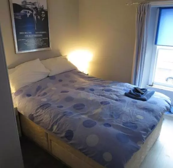 پانسیون Esk Guest House