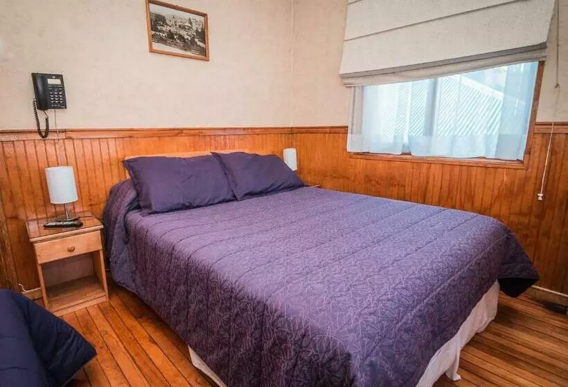 پانسیون Hostal Chalet Las Violetas