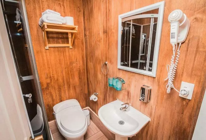 پانسیون Hostal Chalet Las Violetas
