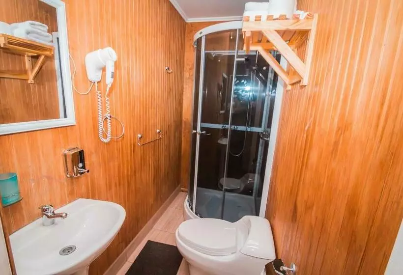 پانسیون Hostal Chalet Las Violetas