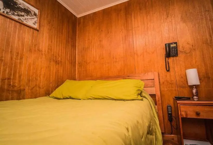 پانسیون Hostal Chalet Las Violetas