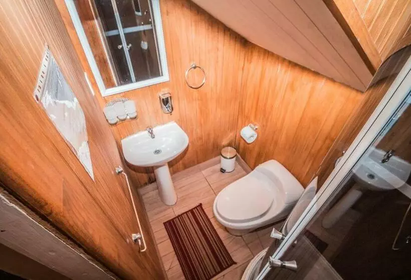 پانسیون Hostal Chalet Las Violetas