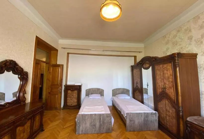 پانسیون Valiko House In Telavi