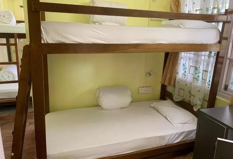 Hideout Backpackers Hostel