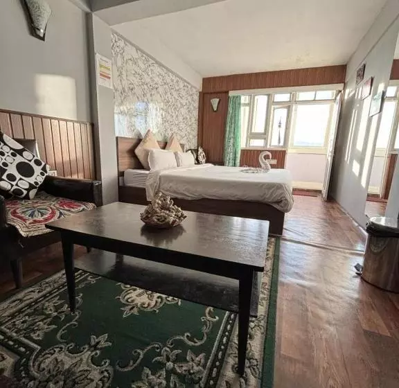 Hideout Backpackers Hostel