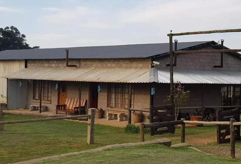 ホテル The Little Club Getaway At The Hay Barn