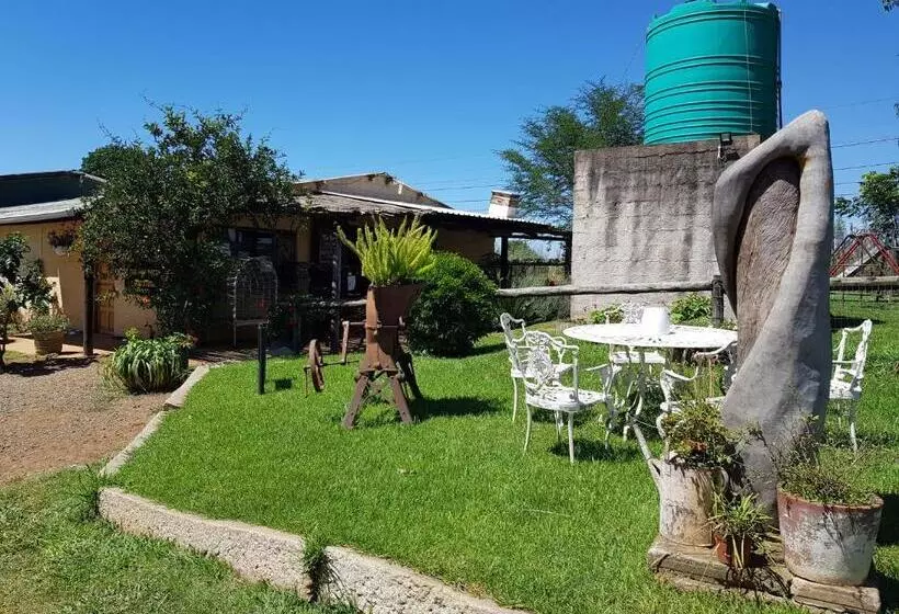 ホテル The Little Club Getaway At The Hay Barn