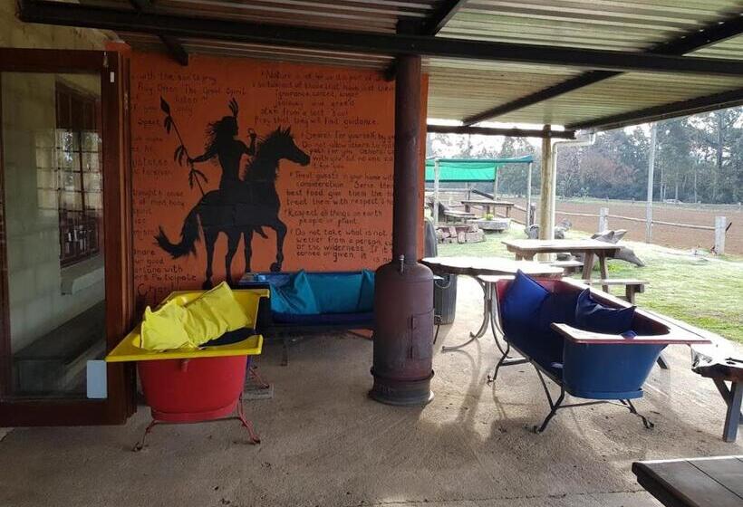 فندق The Little Club Getaway At The Hay Barn