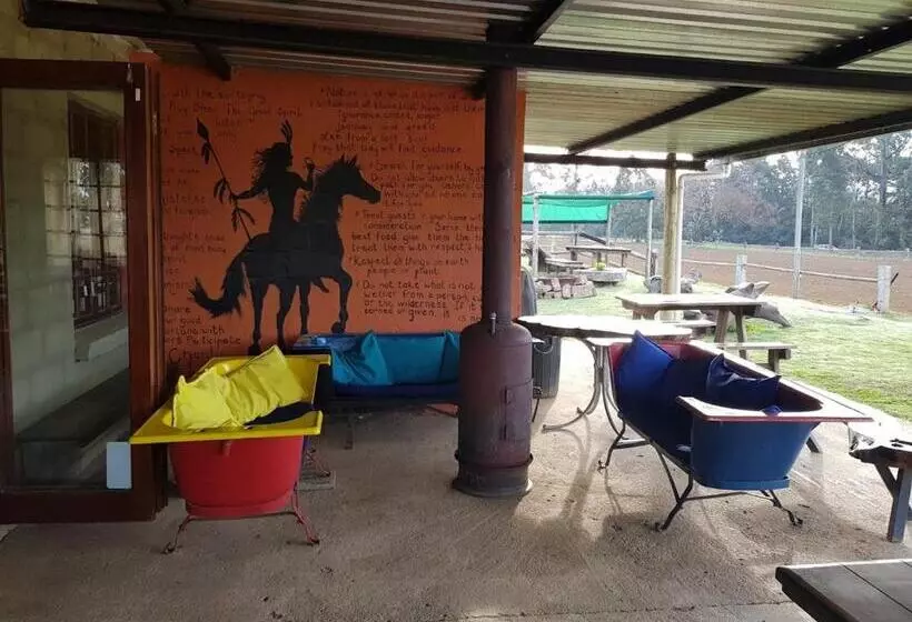 ホテル The Little Club Getaway At The Hay Barn