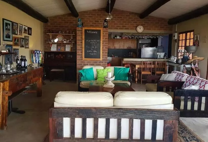 ホテル The Little Club Getaway At The Hay Barn