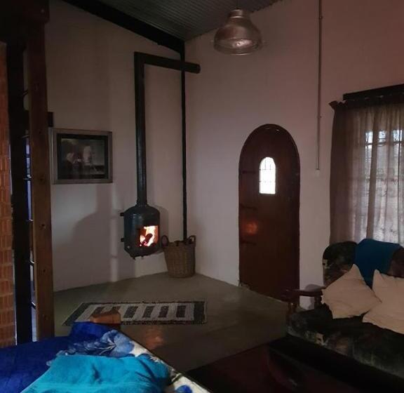 فندق The Little Club Getaway At The Hay Barn