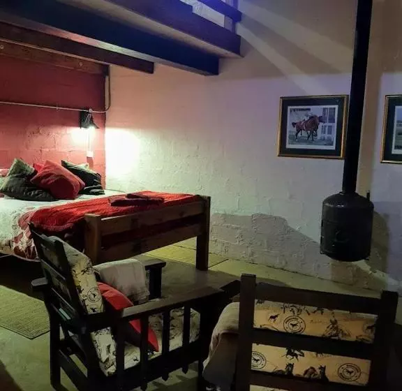 ホテル The Little Club Getaway At The Hay Barn
