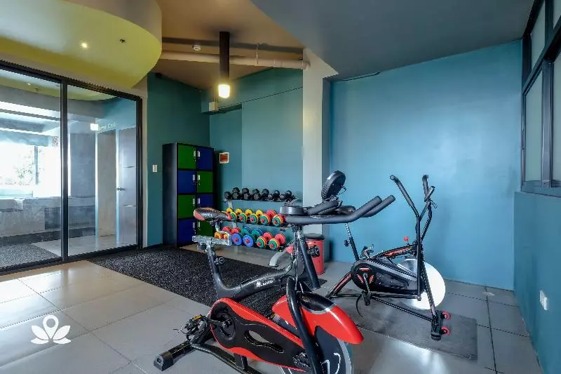 ホテル Zen Rooms Space Taft Manila