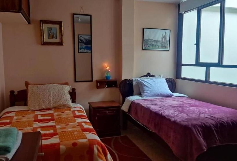 بنسيون Hb Leos Eirl