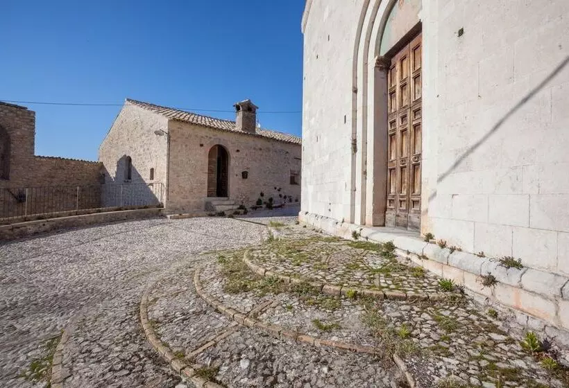 Il Castello Di Campello