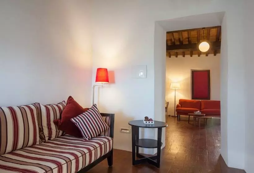 Il Castello Di Campello