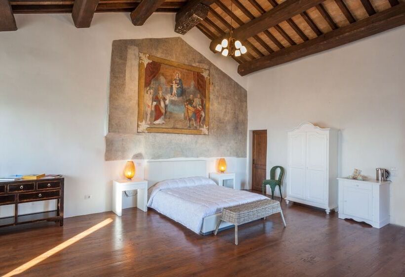 Il Castello Di Campello