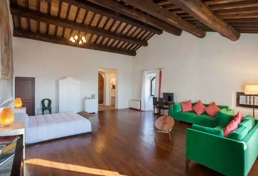 Il Castello Di Campello