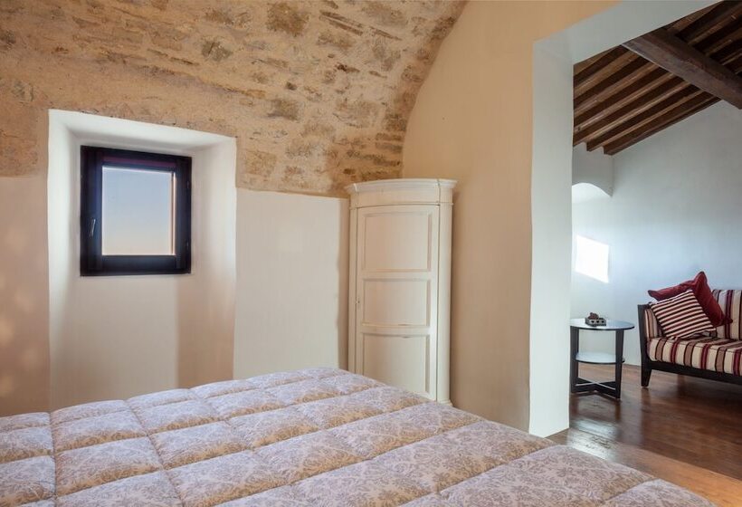 Il Castello Di Campello