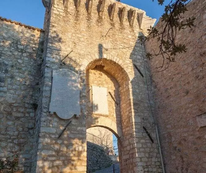Il Castello Di Campello