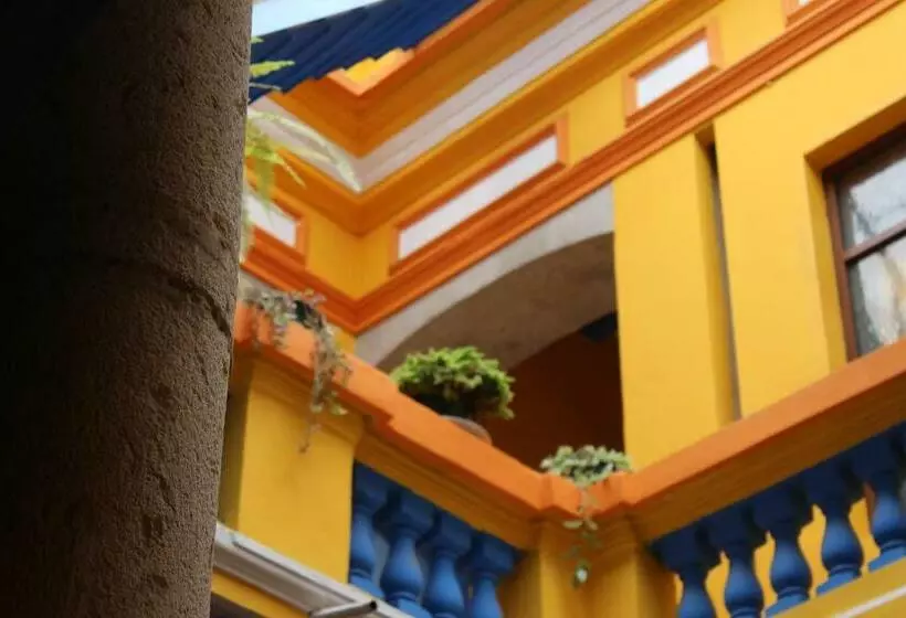 ペンション Hostal Café Tiana